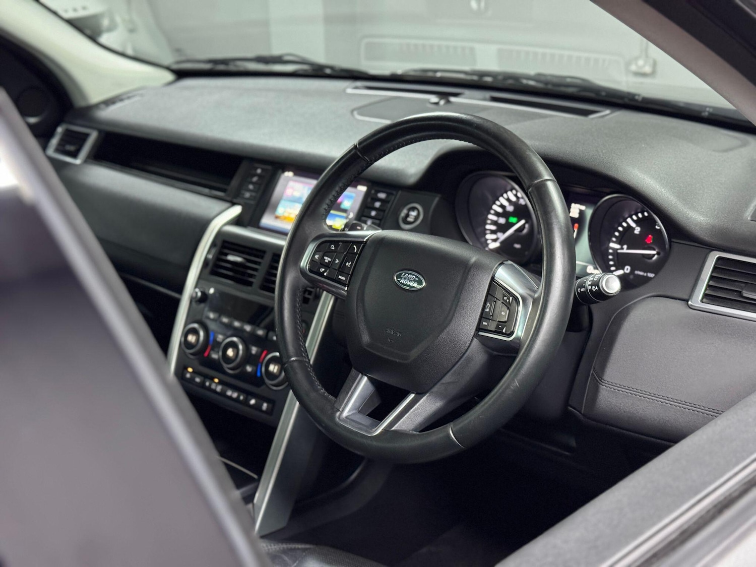 Used Land Rover Discovery Sport 2015 for sale - 75965256: Photo 19