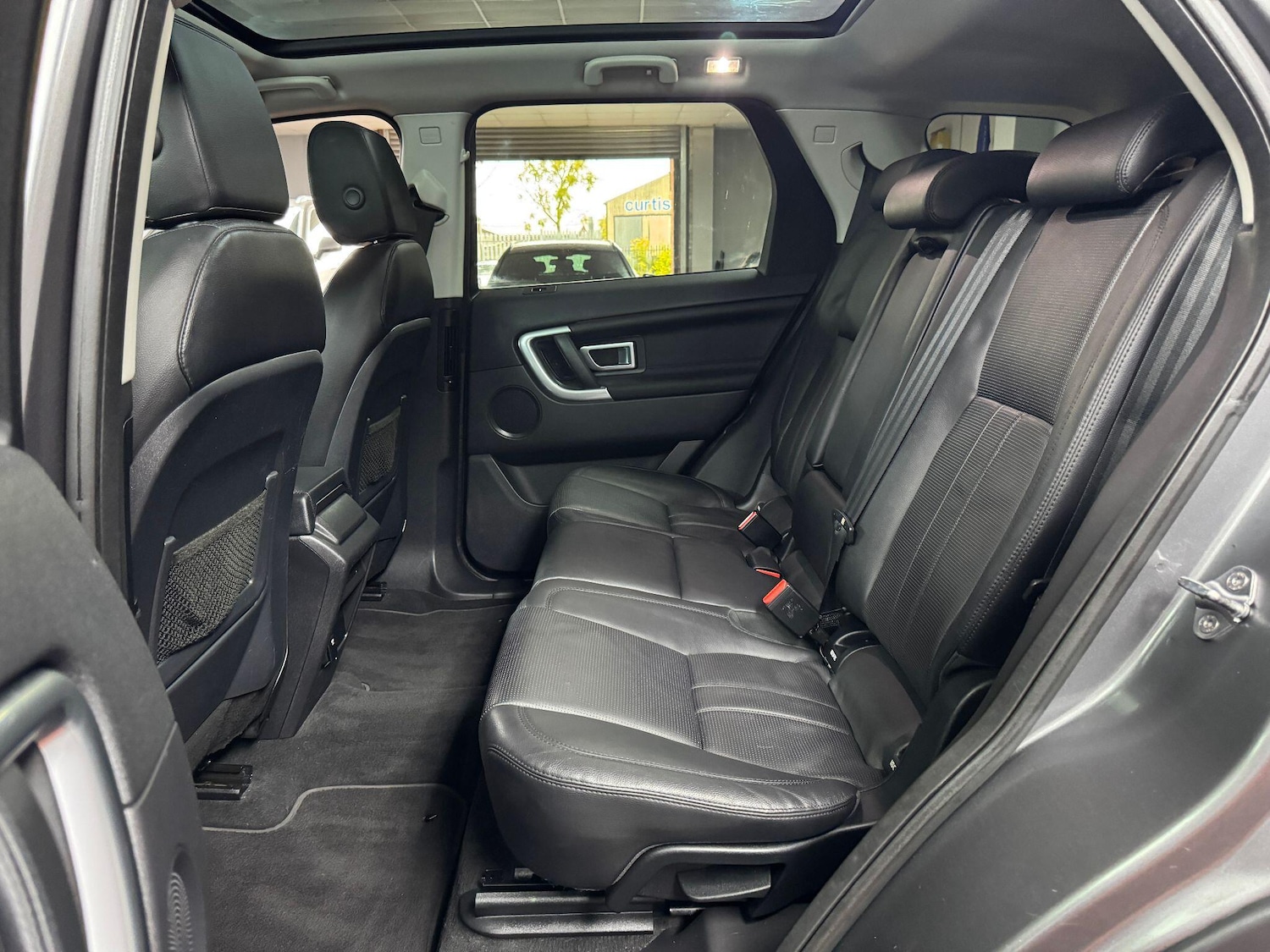 Used Land Rover Discovery Sport 2015 for sale - 75965256: Photo 24