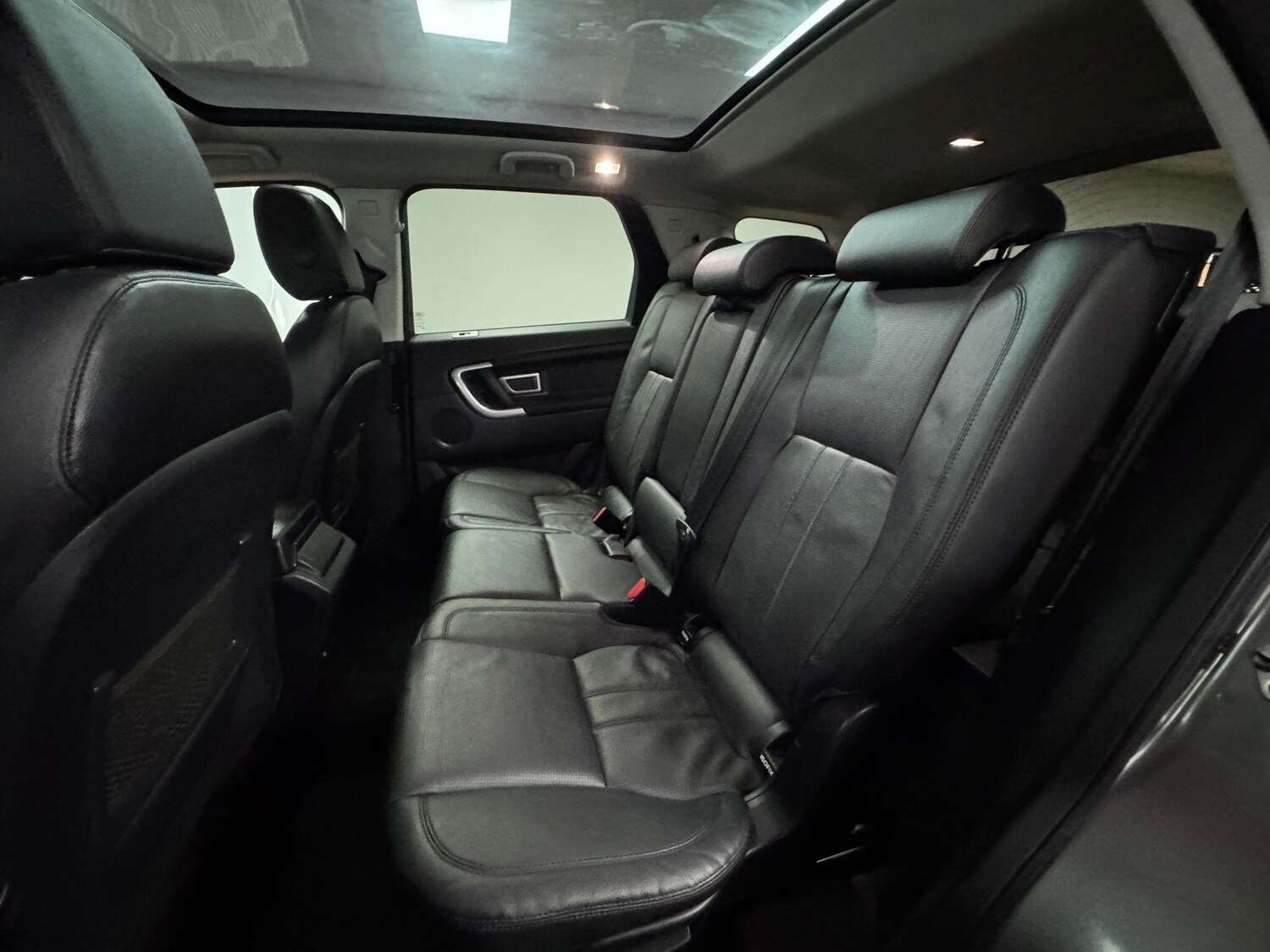 Used Land Rover Discovery Sport 2015 for sale - 75965256: Photo 40