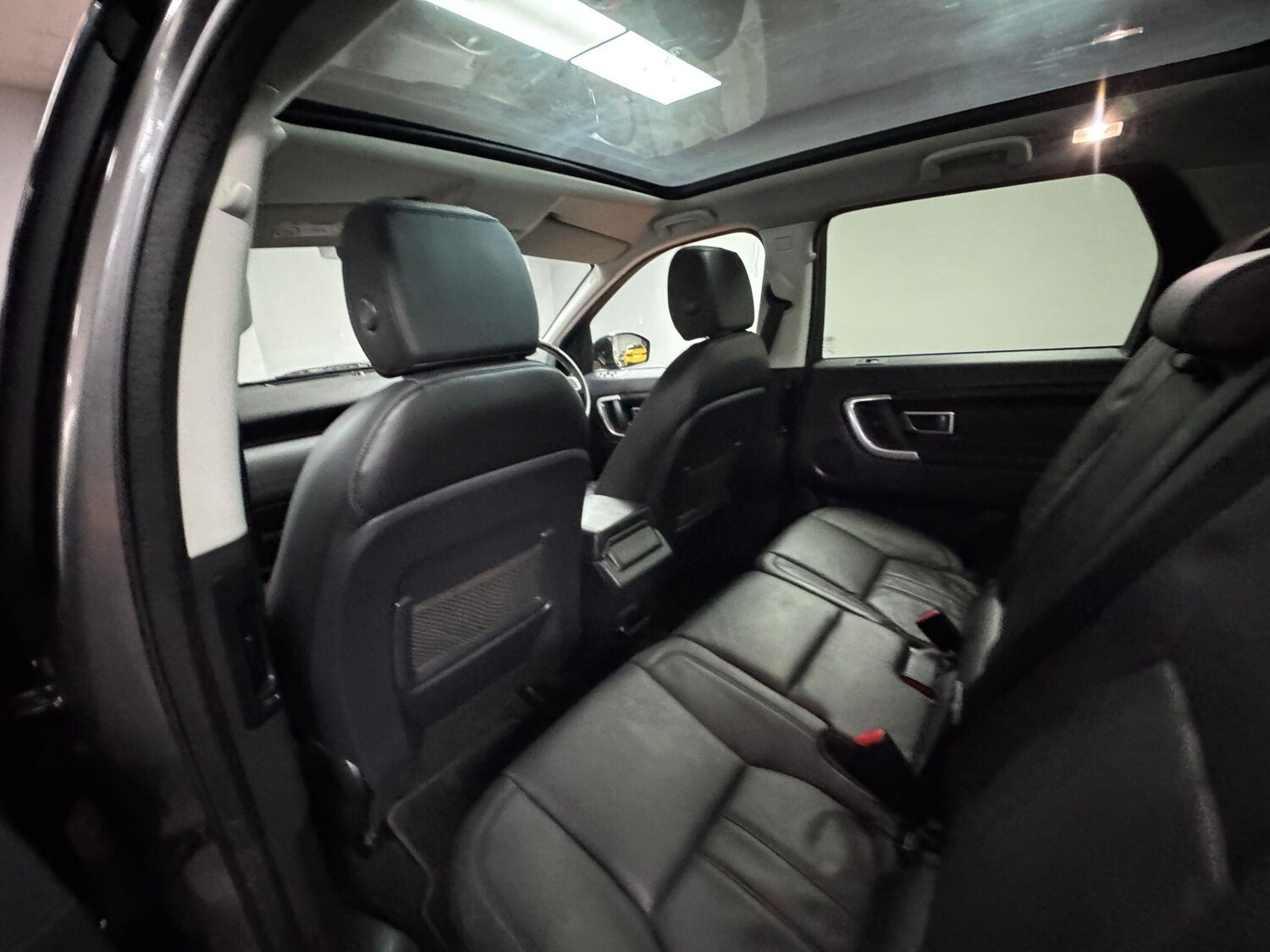 Used Land Rover Discovery Sport 2015 for sale - 75965256: Photo 41