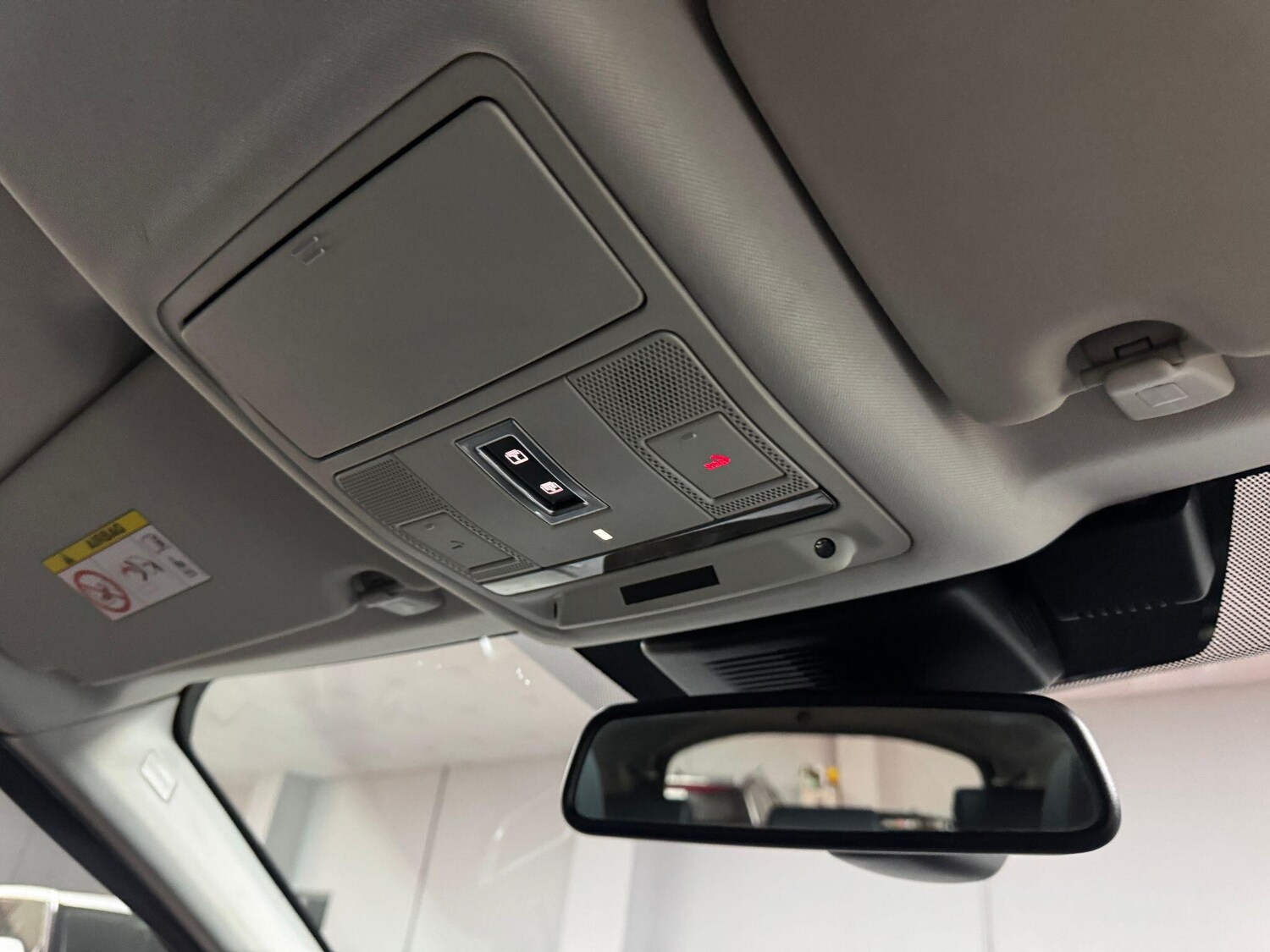 Used Land Rover Discovery Sport 2015 for sale - 75965256: Photo 45