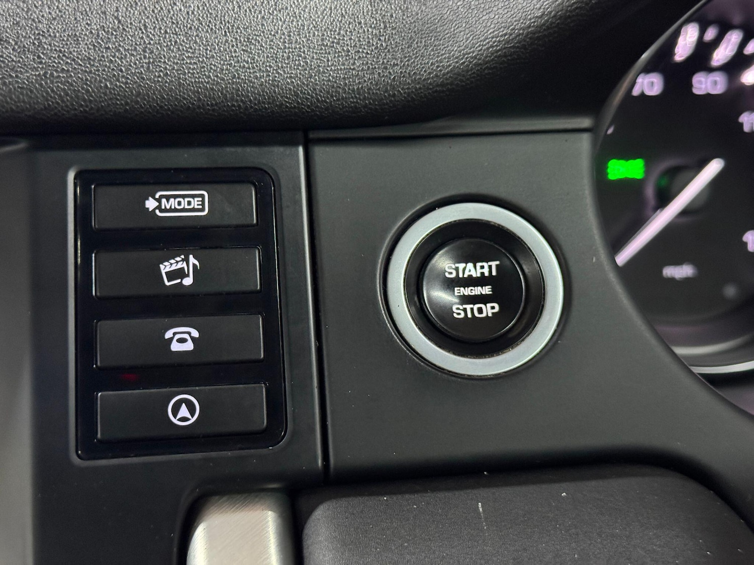 Used Land Rover Discovery Sport 2015 for sale - 75965256: Photo 46