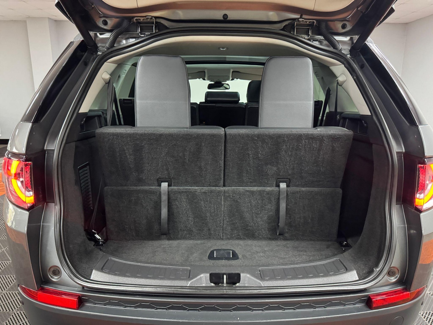 Used Land Rover Discovery Sport 2015 for sale - 75965256: Photo 74