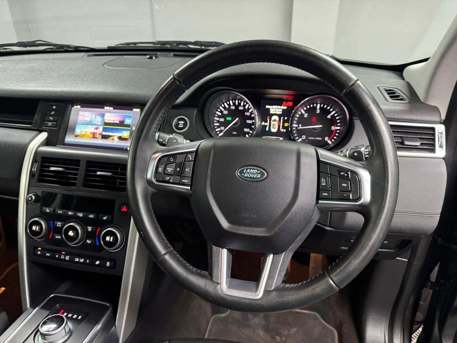 Used Land Rover Discovery Sport 2015 for sale - 75965256: Photo 79