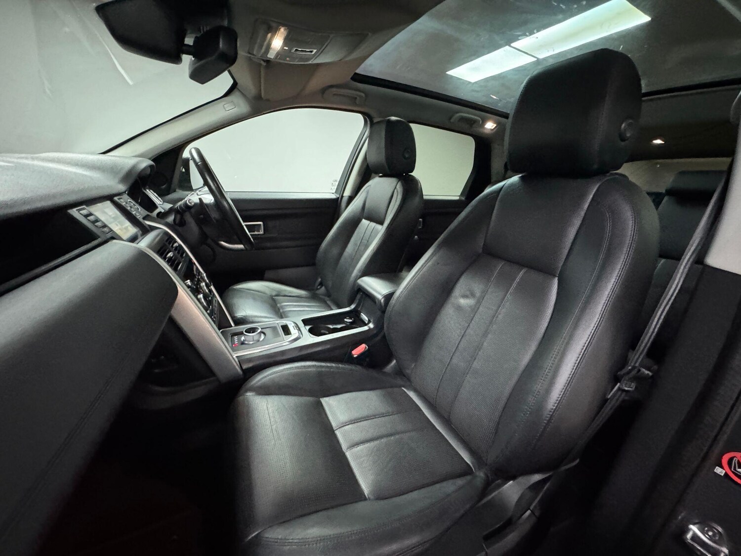 Used Land Rover Discovery Sport 2015 for sale - 75965256: Photo 85