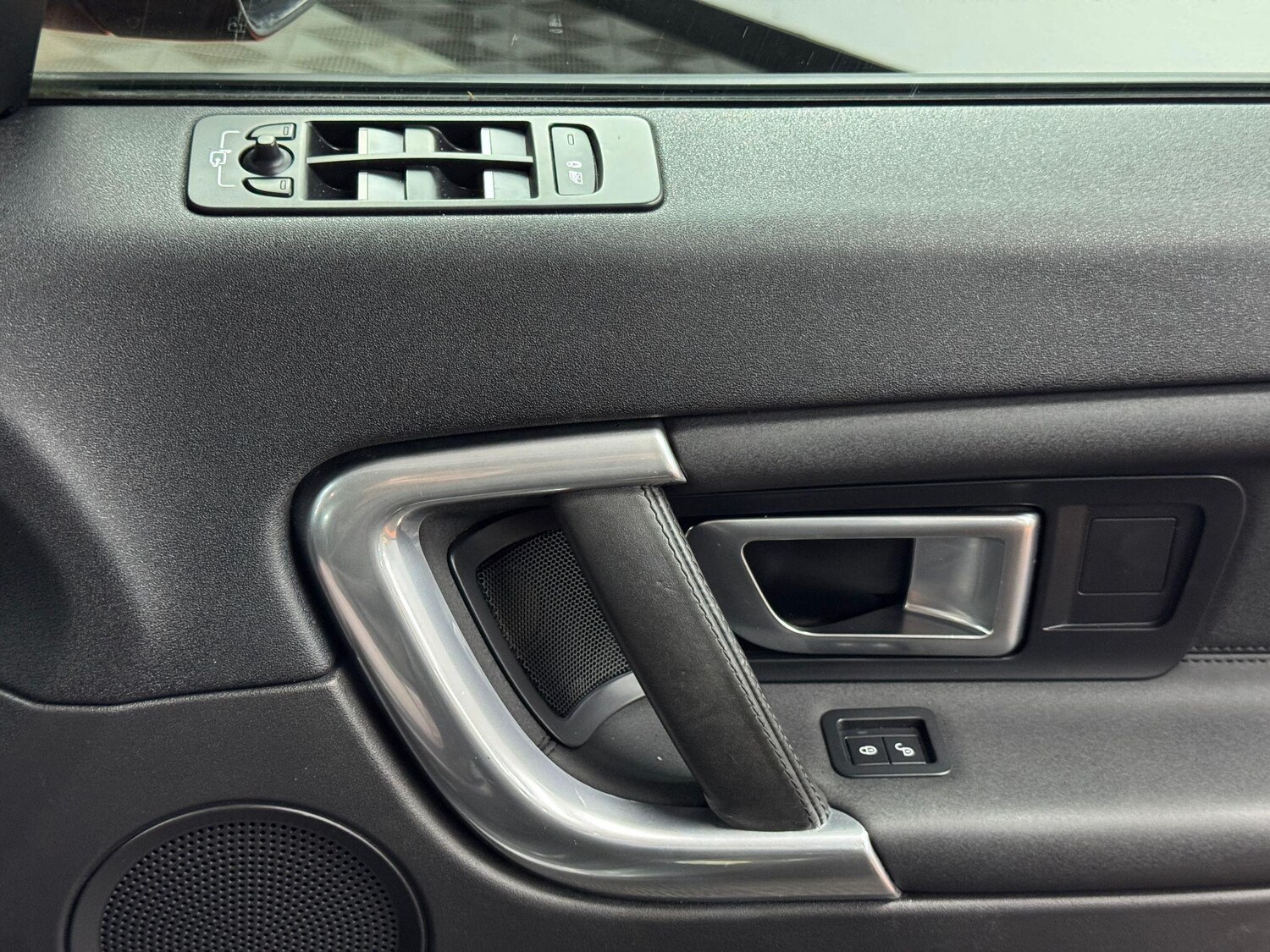 Used Land Rover Discovery Sport 2015 for sale - 75965256: Photo 96