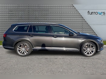 Used Volkswagen Passat 2018 for sale - 76640336: Photo