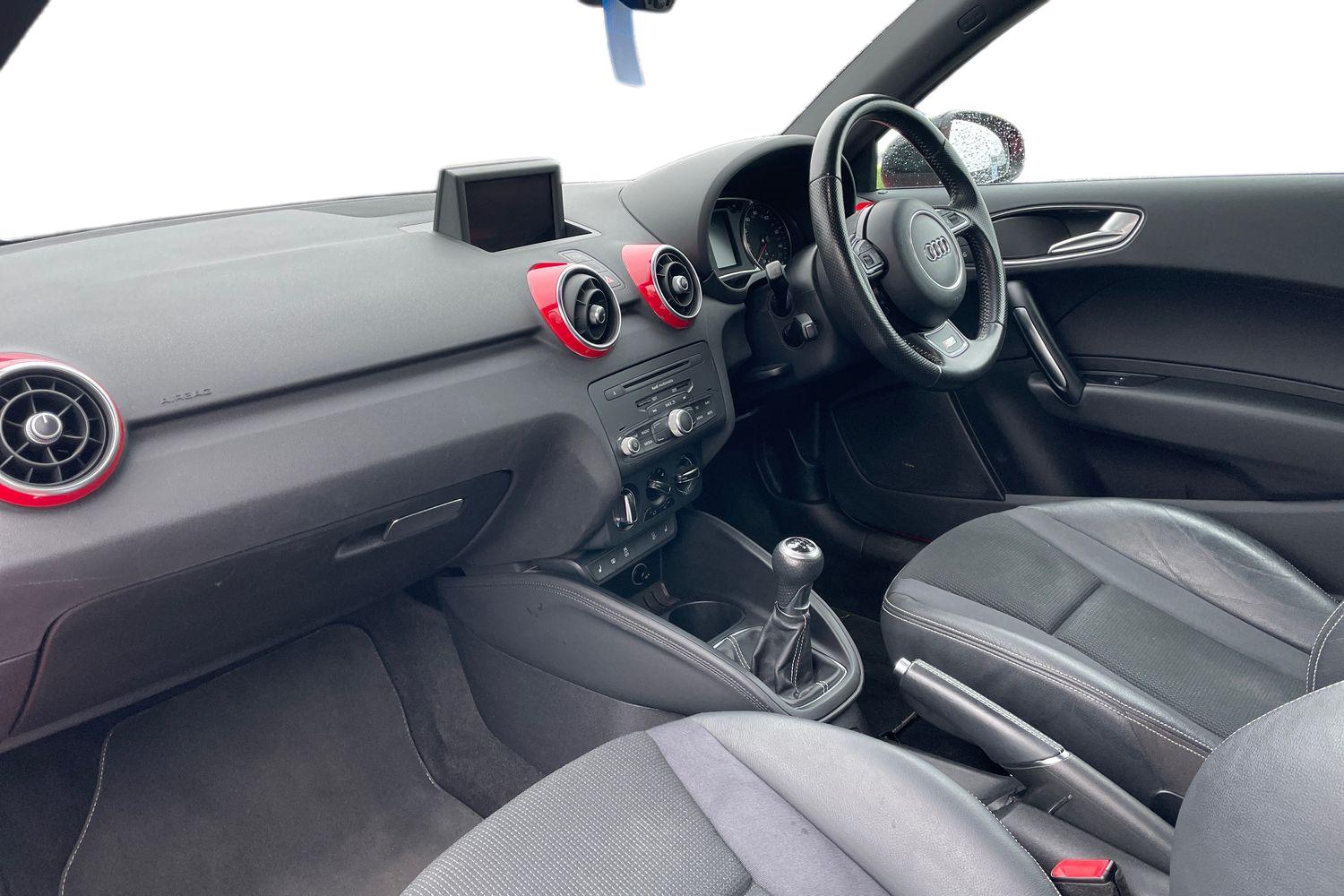 Used Audi A1 2015 for sale - 77031315: Photo 2