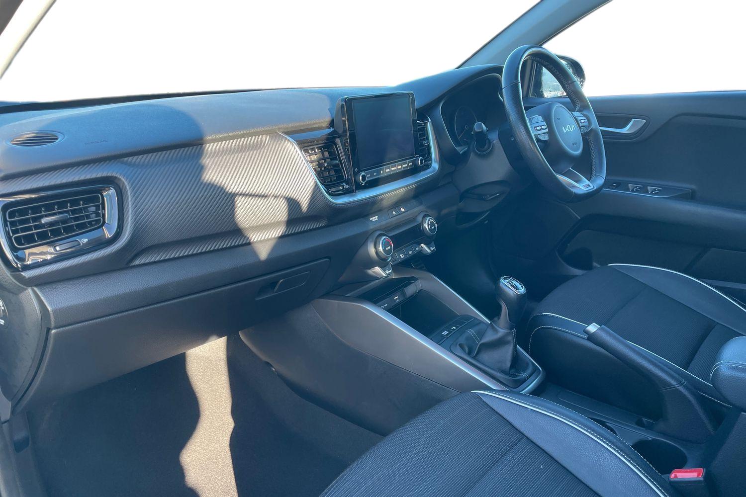 Used Kia Stonic 2022 for sale - 77111588: Photo 2