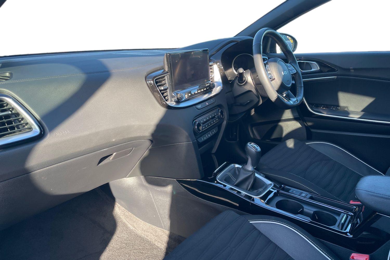 Used Kia Ceed 2025 for sale - 76630332: Photo 2