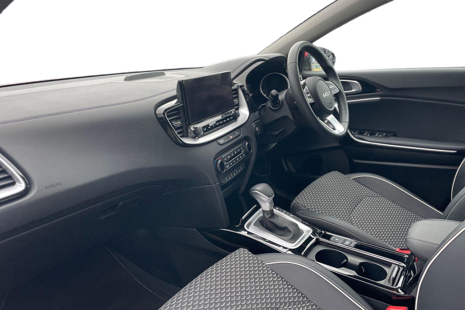 Used Kia XCeed 2022 for sale - 76872940: Photo 2