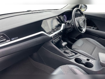 Used Kia Niro 2020 for sale - 76161193: Photo 2
