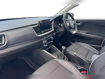 Used Kia Stonic 2024 for sale - 75403759: Photo