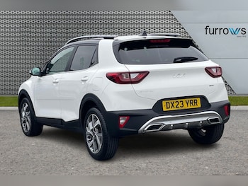 Used Kia Stonic 2023 for sale - 76195949: Photo