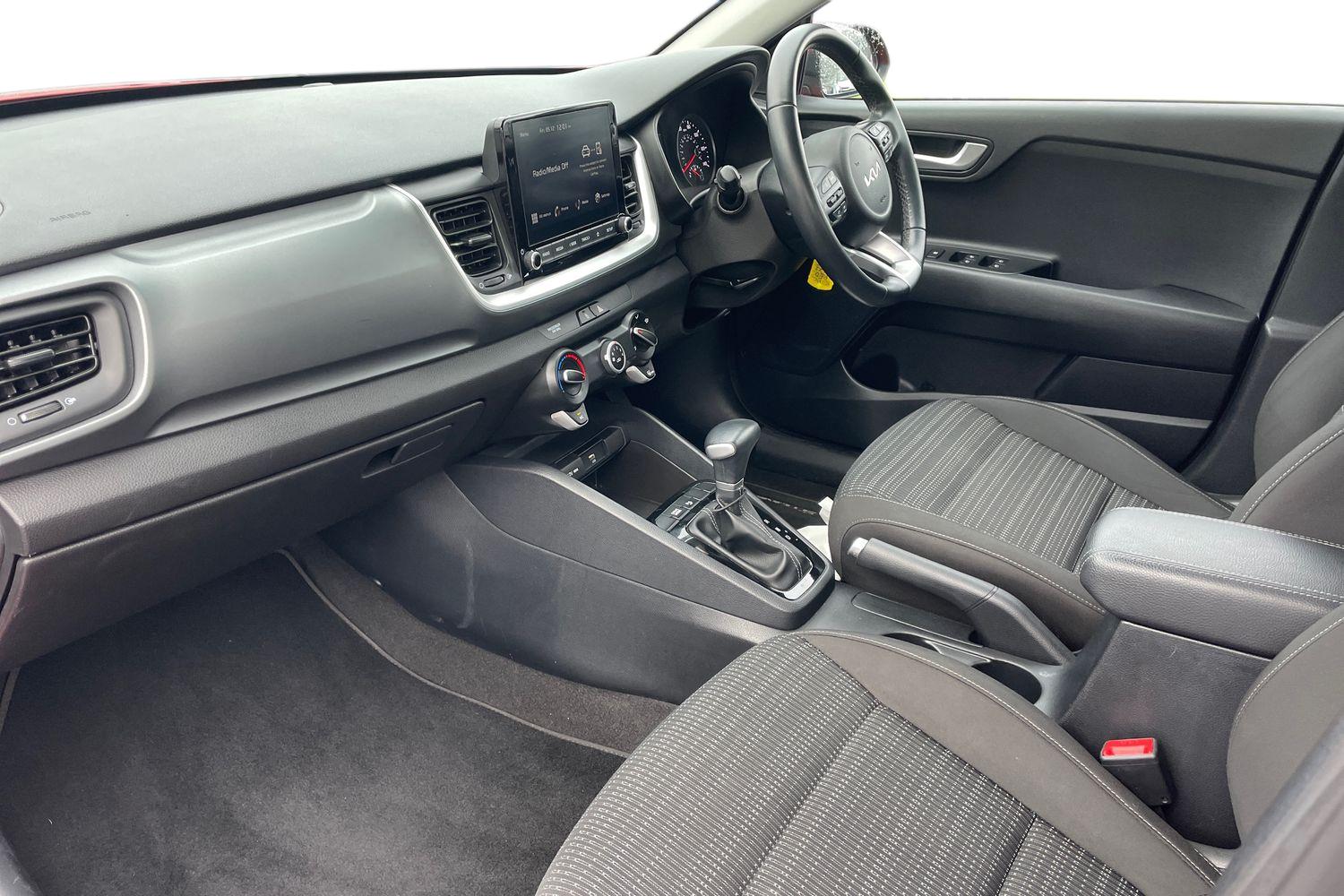 Used Kia Stonic 2022 for sale - 76872206: Photo 2