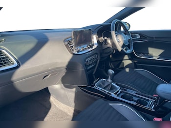 Used Kia Ceed 2025 for sale - 76872078: Photo