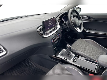 Used Kia XCeed 2023 for sale - 76276104: Photo