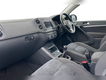 Used Volkswagen Tiguan 2015 for sale - 76544572: Photo