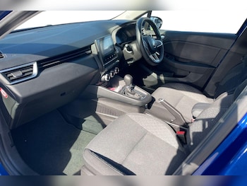 Used Renault Clio 2022 for sale - 75984822: Photo 2