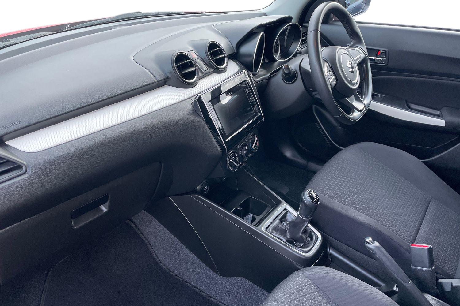 Used Suzuki Swift 2019 for sale - 76872117: Photo 2