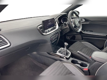 Used Kia Ceed 2022 for sale - 76872819: Photo