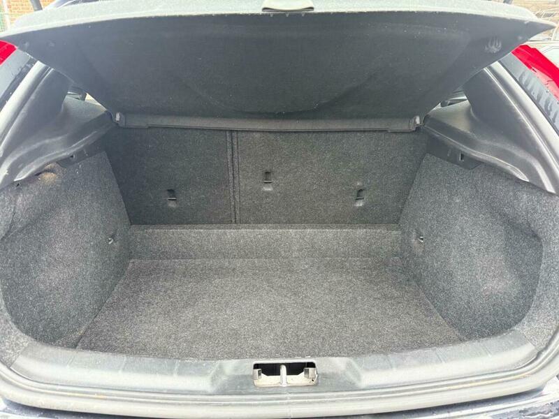 Used Volvo V40 2014 for sale - 77155621: Photo 33