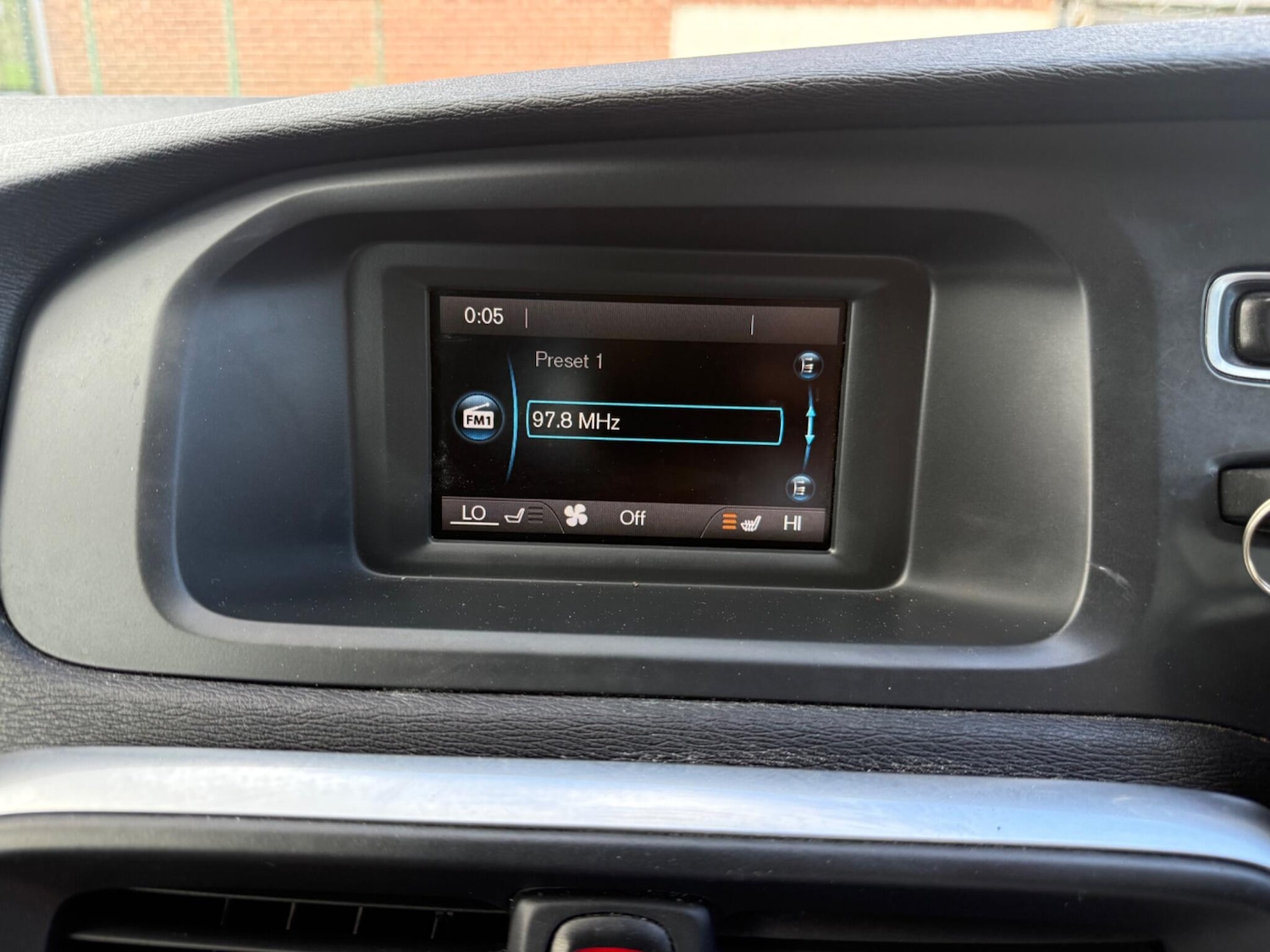 Used Volvo V40 2015 for sale - 78141364: Photo 11