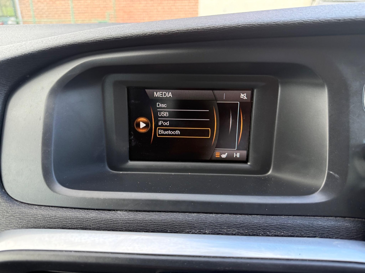 Used Volvo V40 2015 for sale - 78141364: Photo 12