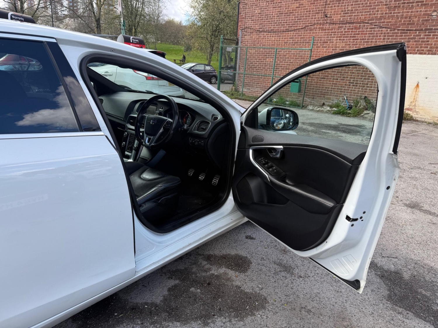 Used Volvo V40 2015 for sale - 78141364: Photo 18