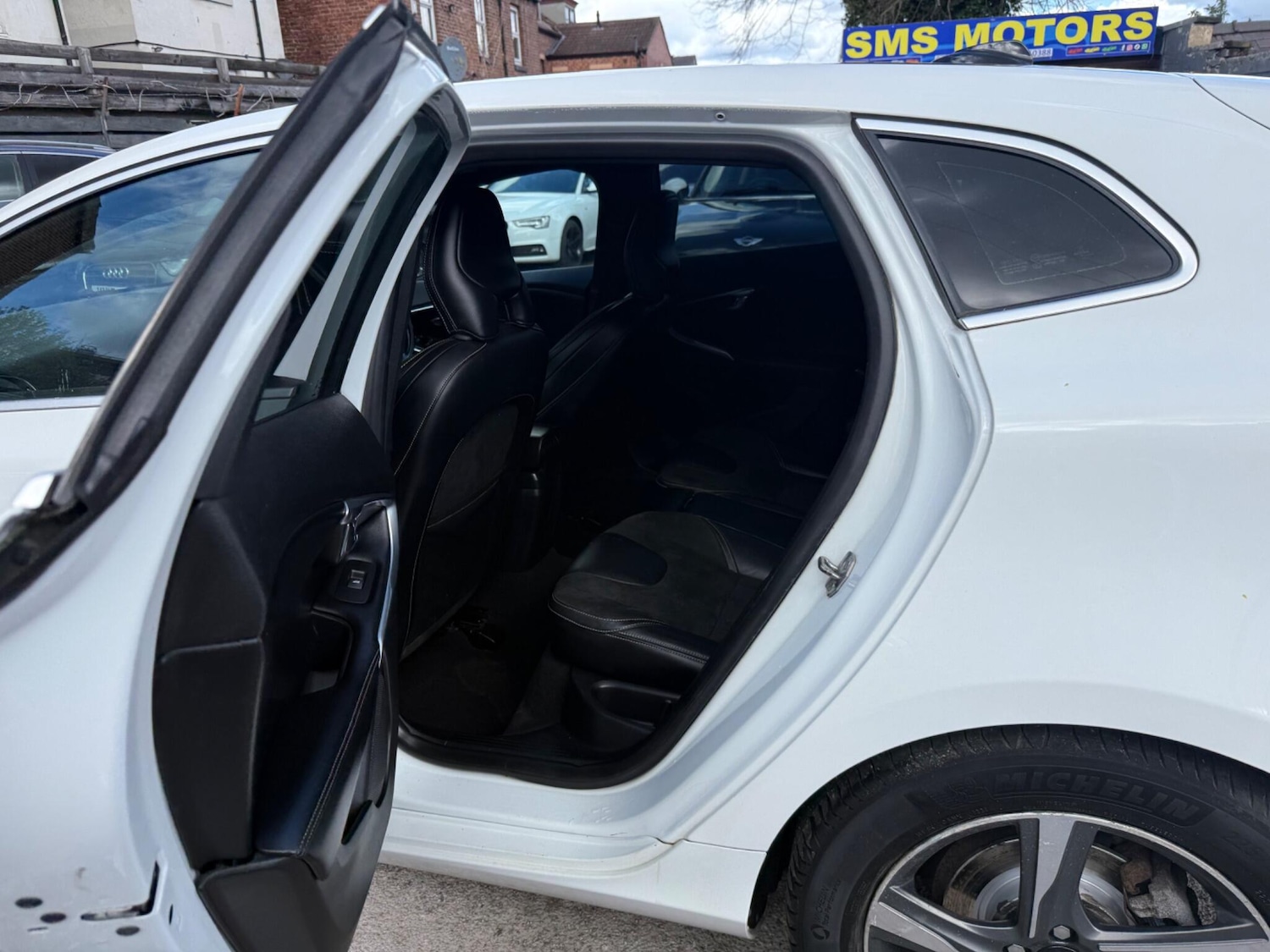 Used Volvo V40 2015 for sale - 78141364: Photo 21