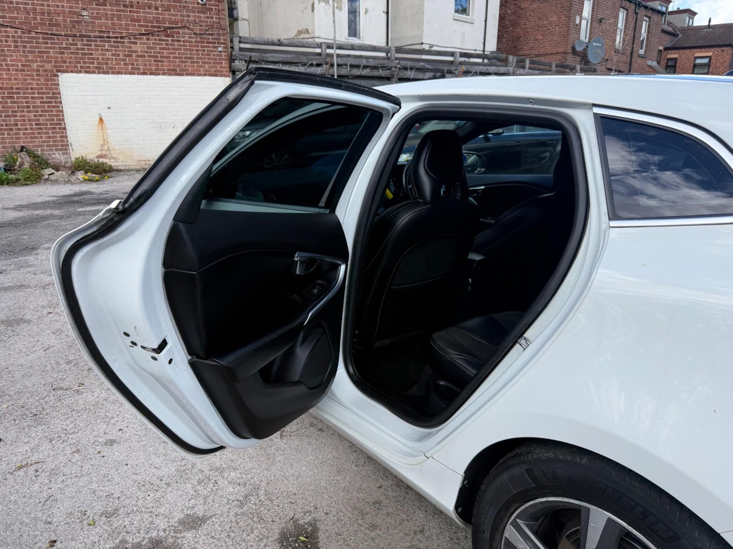 Used Volvo V40 2015 for sale - 78141364: Photo 22