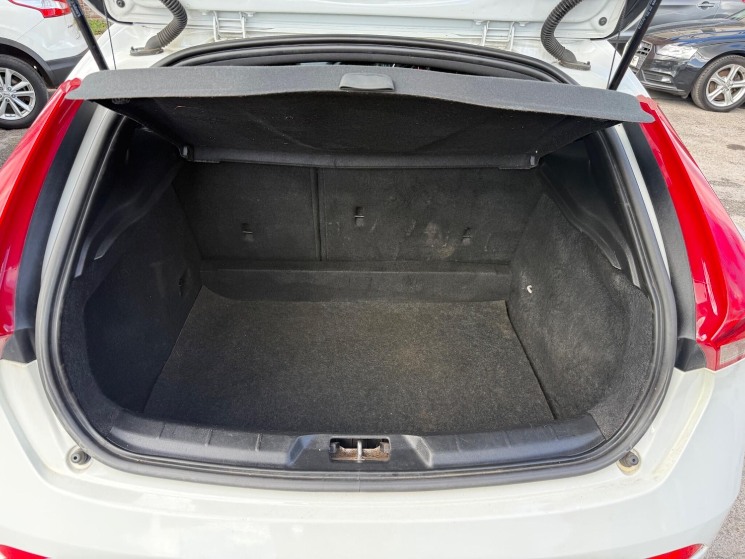 Used Volvo V40 2015 for sale - 78141364: Photo 24