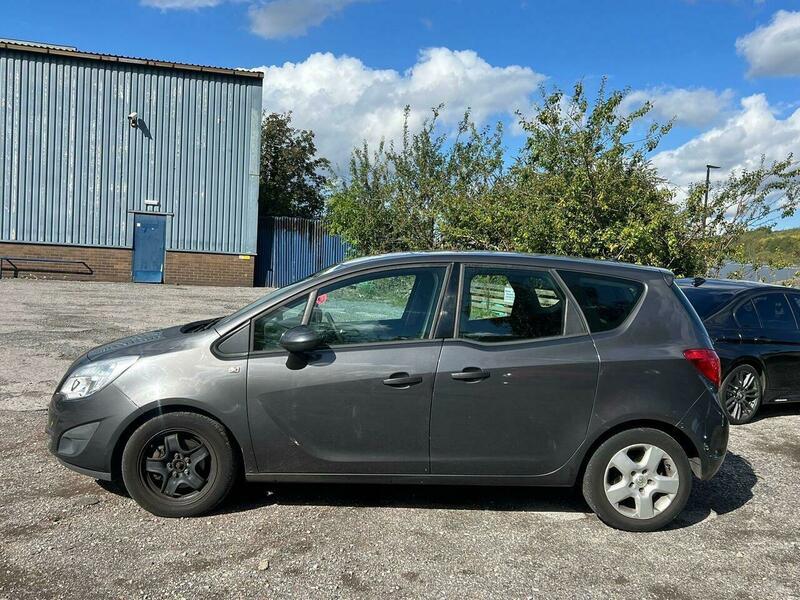 Used Vauxhall Meriva 2010 for sale - 76702253: Photo 2