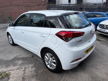 Used Hyundai i20 2017 for sale - 75884329: Photo