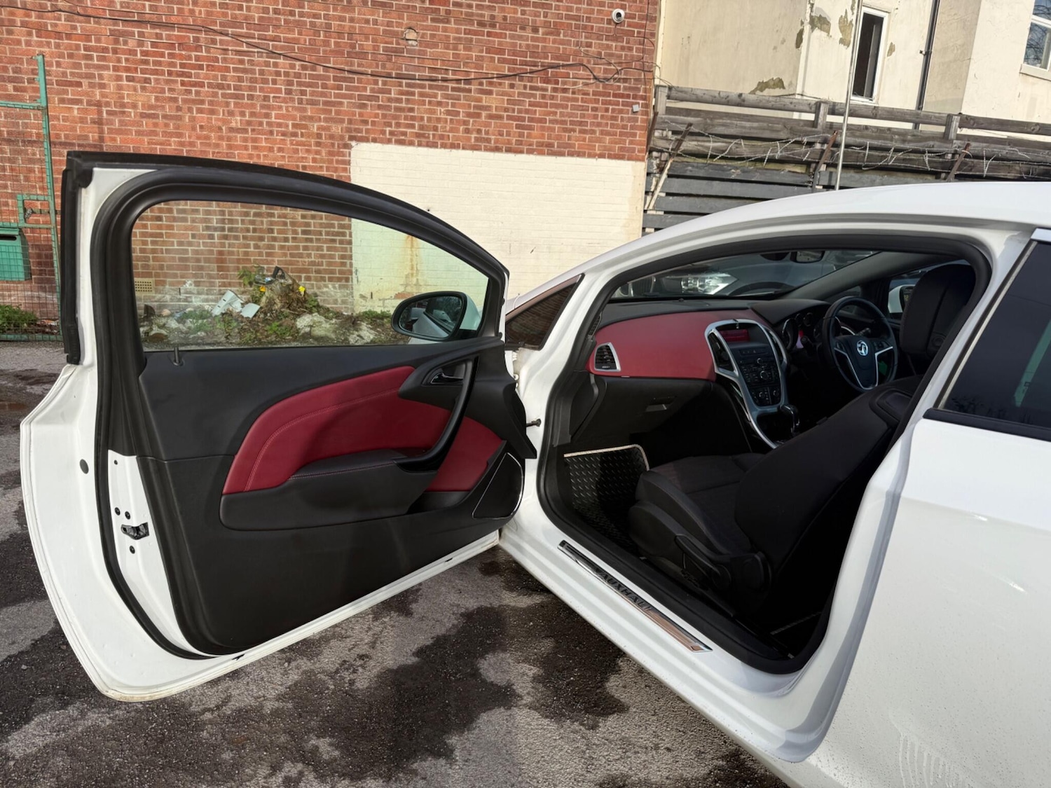 Used Vauxhall Astra GTC 2015 for sale - 77314627: Photo 16