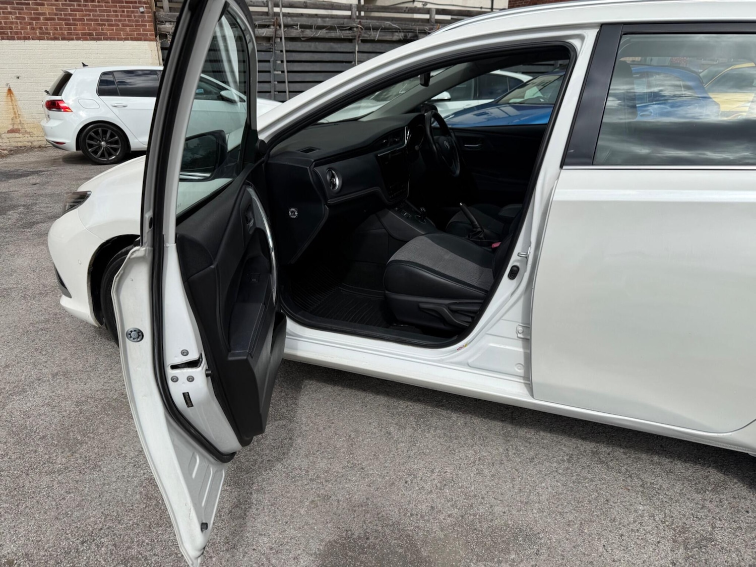 Used Toyota Auris 2015 for sale - 75635065: Photo 29