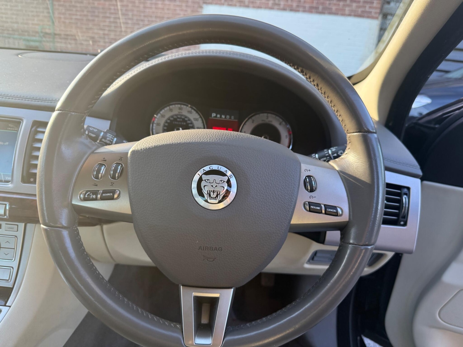 Used Jaguar XF 2010 for sale - 77958053: Photo 18