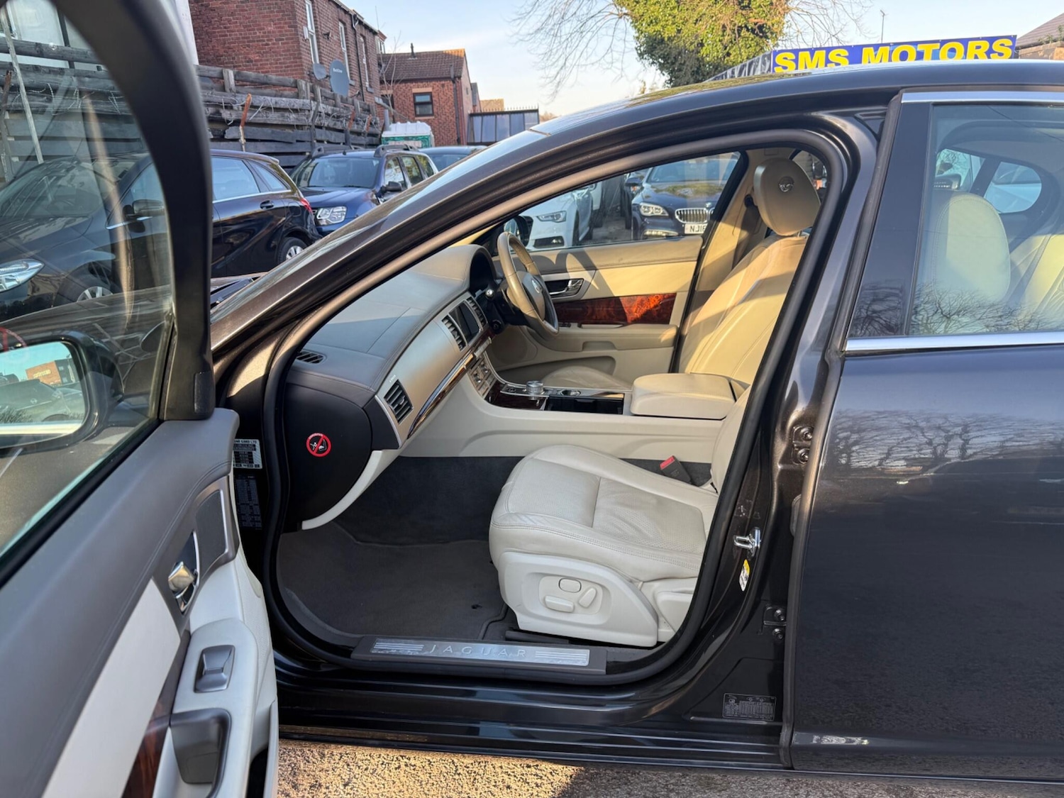 Used Jaguar XF 2010 for sale - 77958053: Photo 24