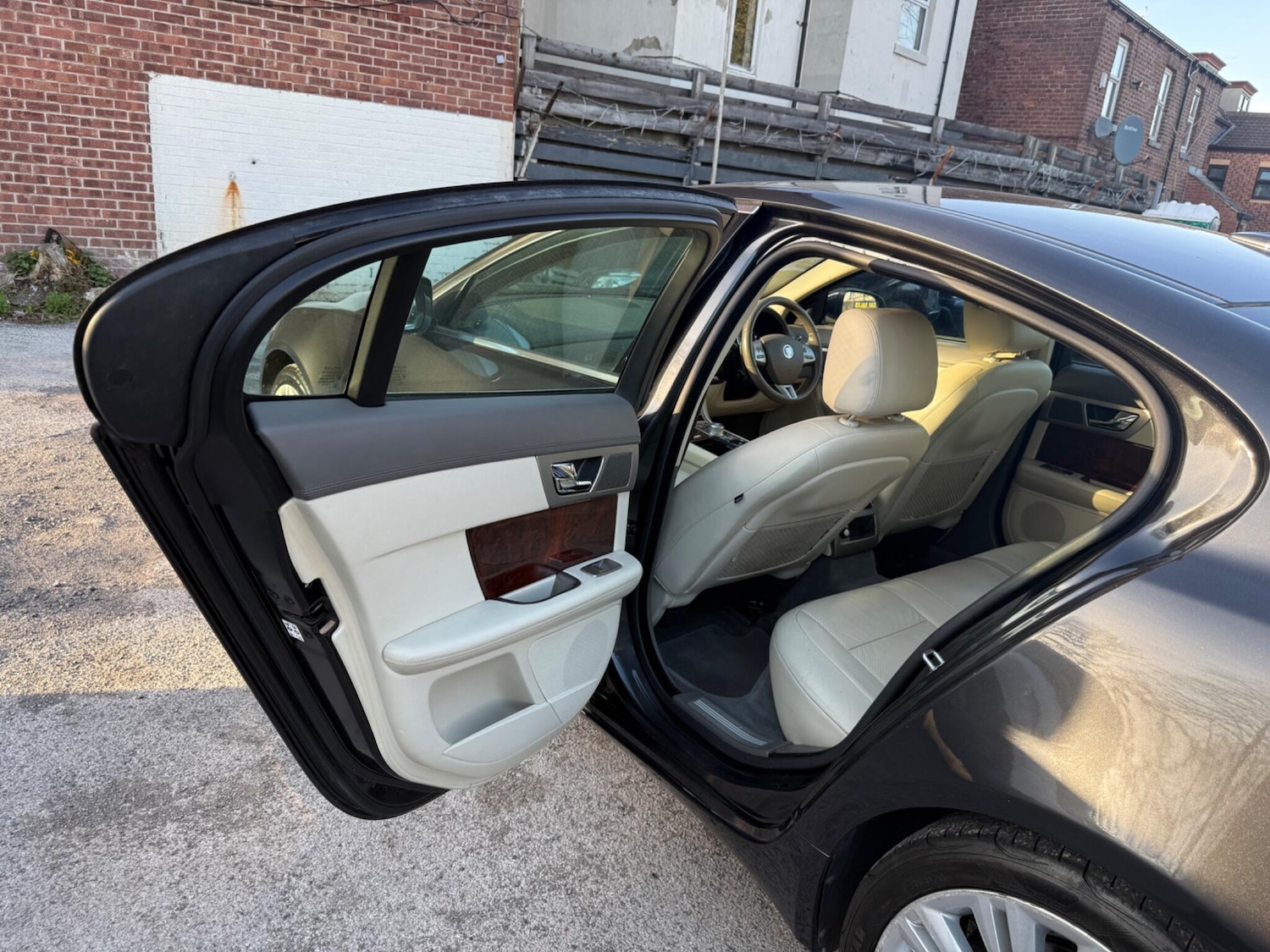 Used Jaguar XF 2010 for sale - 77958053: Photo 27