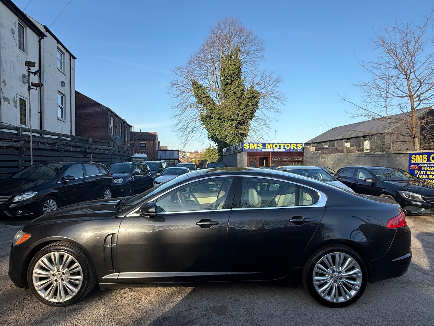 Used Jaguar XF 2010 for sale - 77958053: Photo 4
