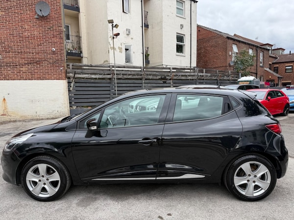 Used Renault Clio 2015 for sale - 75670588: Photo 2