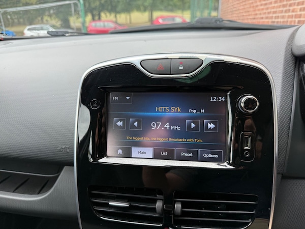Used Renault Clio 2015 for sale - 75670588: Photo 8