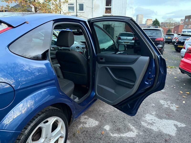 Used Ford Focus 2009 for sale - 76572437: Photo 10