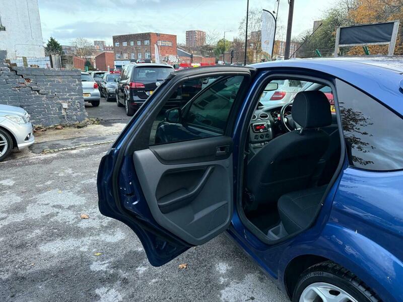 Used Ford Focus 2009 for sale - 76572437: Photo 18