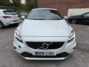 Used Volvo V40 2019 for sale - 76295172: Photo