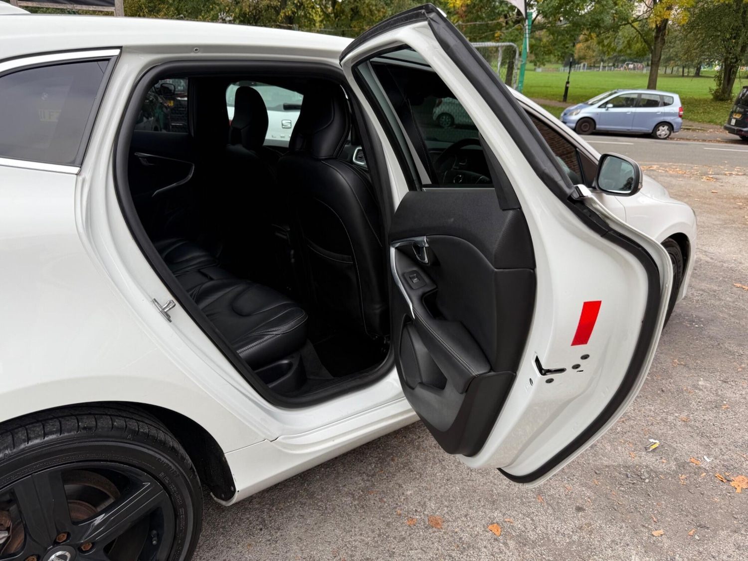 Used Volvo V40 2019 for sale - 76295172: Photo 33