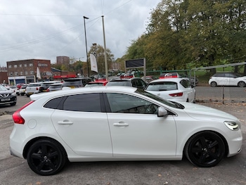 Used Volvo V40 2019 for sale - 76295172: Photo