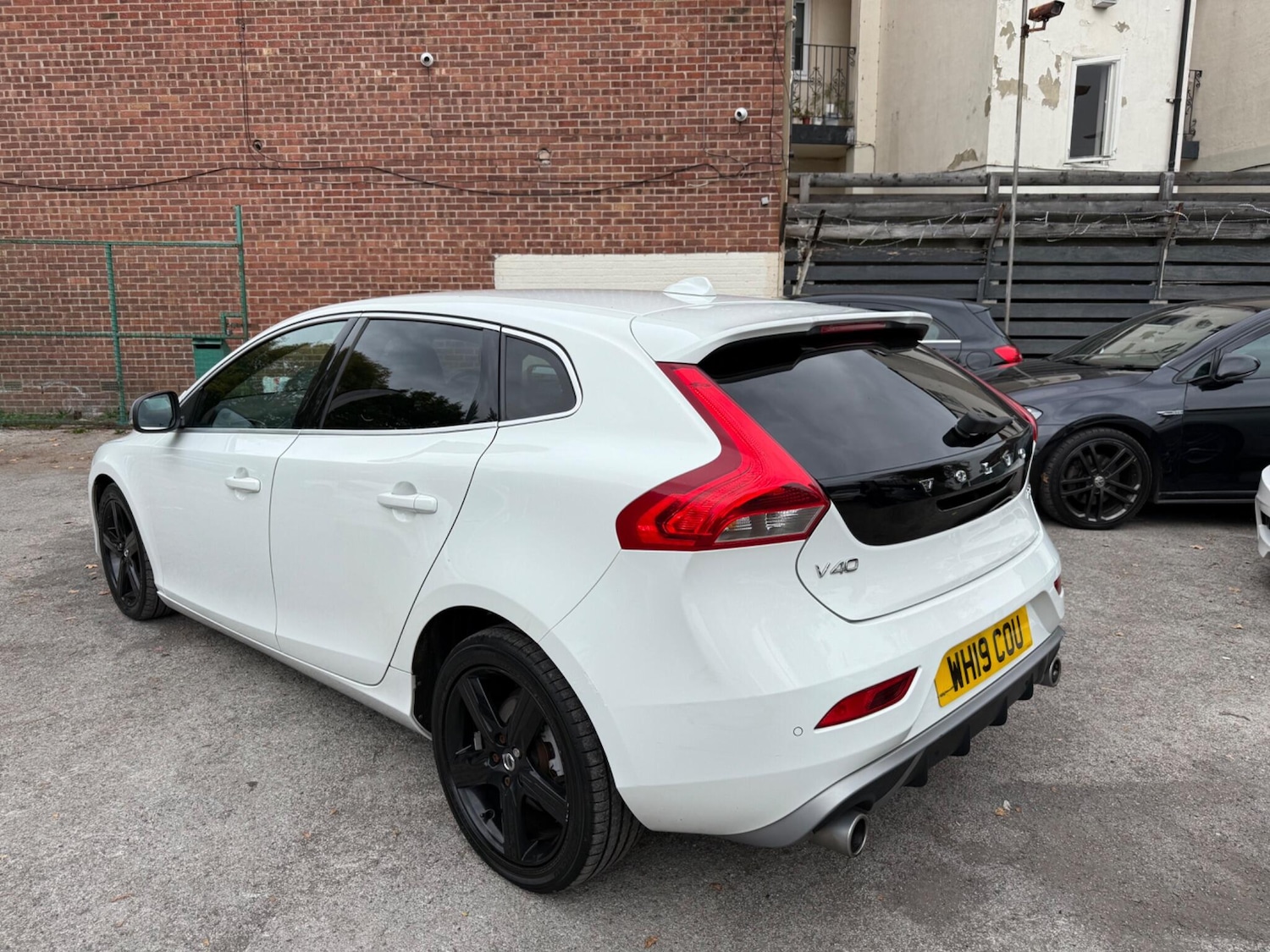 Used Volvo V40 2019 for sale - 76295172: Photo 5