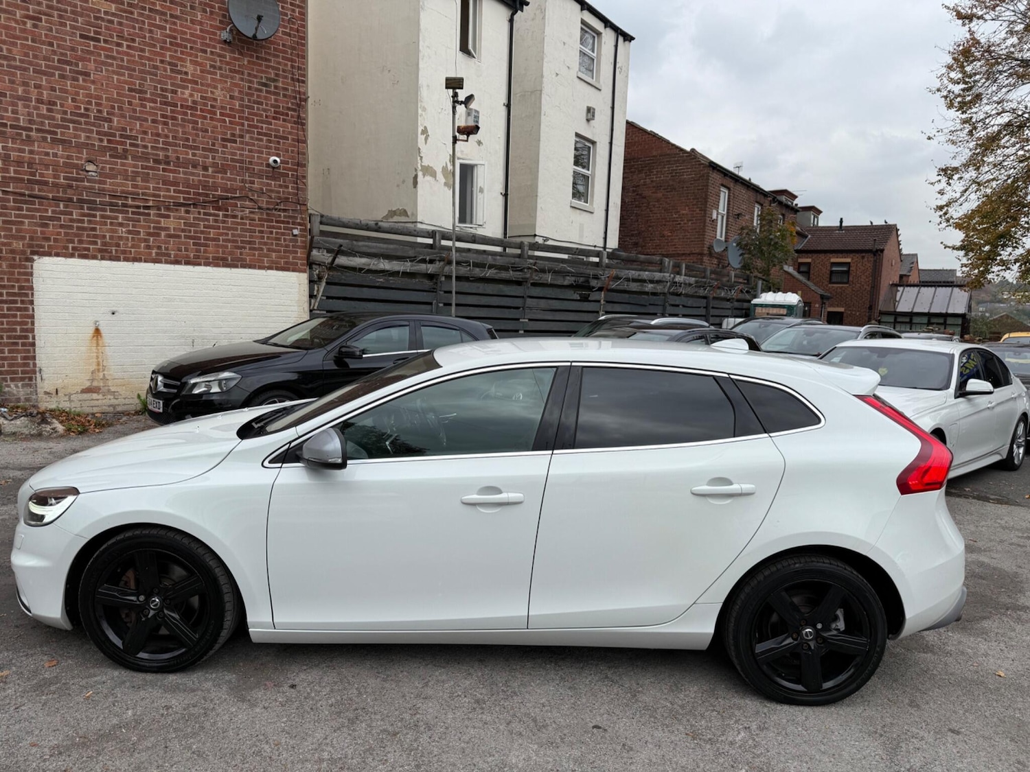 Used Volvo V40 2019 for sale - 76295172: Photo 8