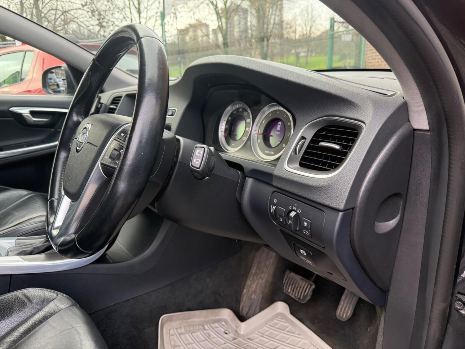 Used Volvo V60 2013 for sale - 77400851: Photo 26